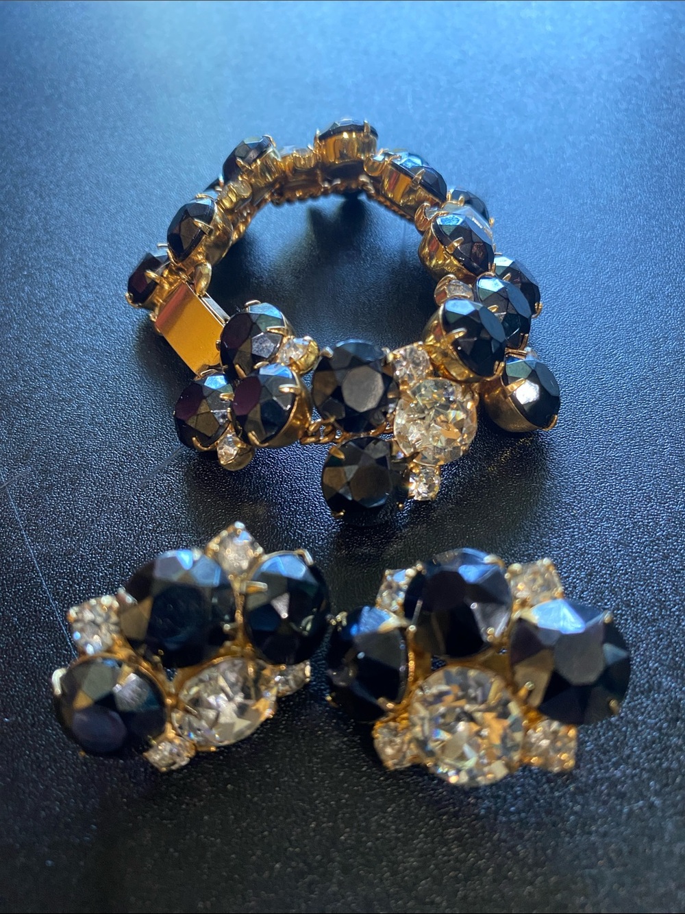 Vintage Hobe Gold-Tone Black and Clear Crystal Cluster Bracelet and earrings - Picture 7 of 7
